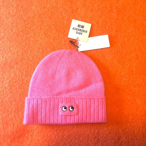 Anya Hindmarch Uniqlo collab pink 100% cashmere knitted beanie hat tuque NWT - Picture 2 of 8